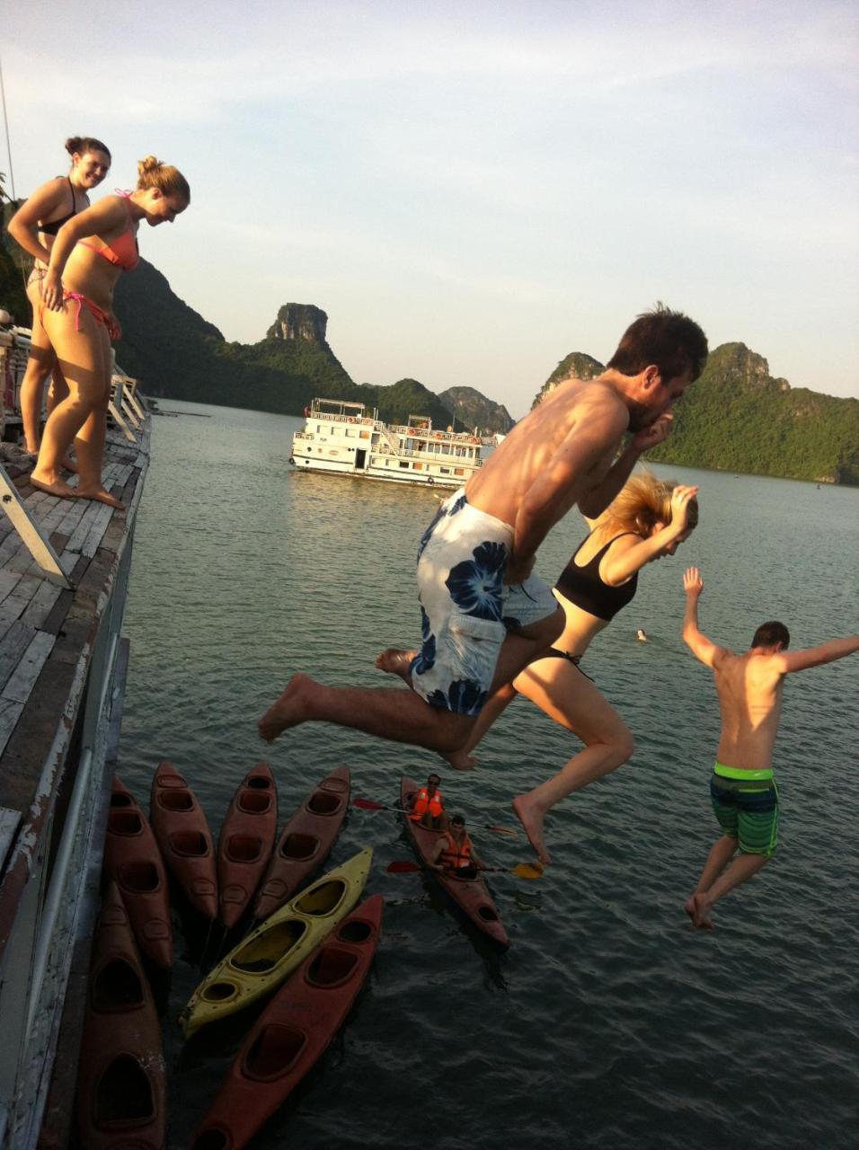 Full Moon Party Hotel ไฮฟอง ภายนอก รูปภาพ